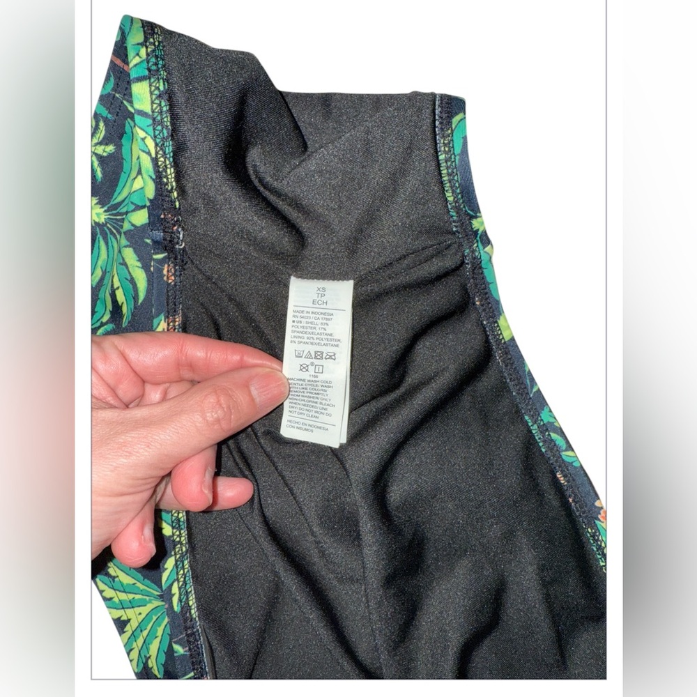 Old navy palm tree two piece swim - Picture 9 of 9
